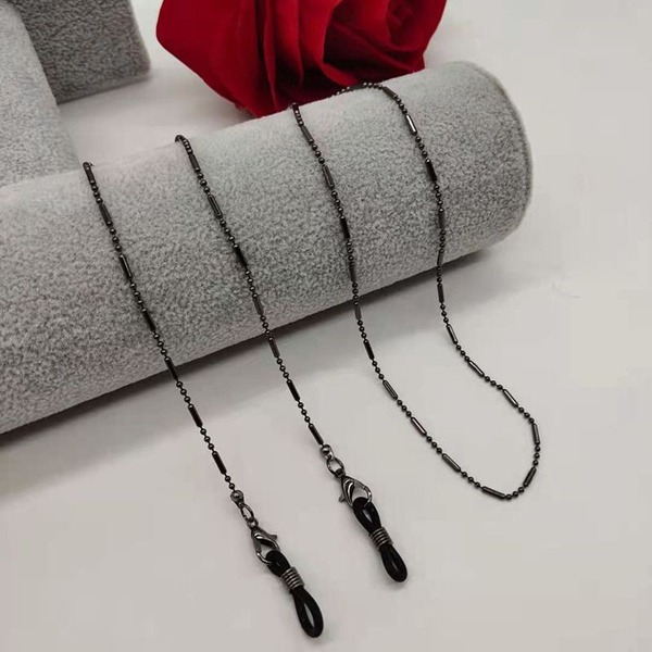 Sunglasses Chains for Women: 2022 Fashion Trends