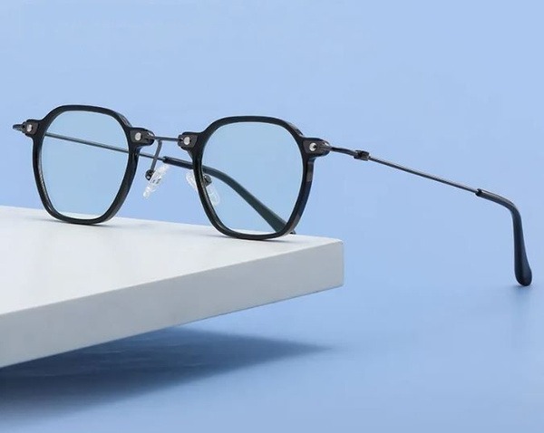 Computer Glasses: Eye Protection & Comfort