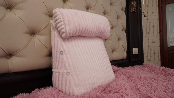 Wedge Pillow with Roll: Ergonomic Bed Rest Support