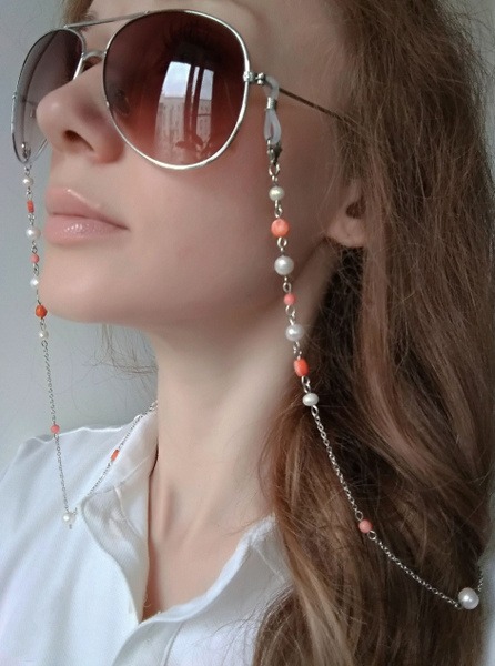 Eyeglass Chain with Natural Pearl and Coral