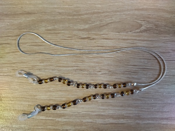 Handmade Beaded Eyeglass Chain Necklace: Trendy Gift for Women
