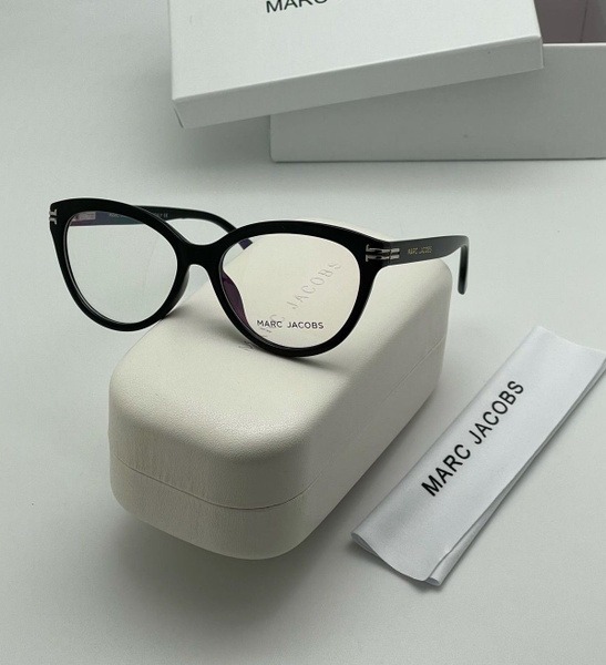 Unisex Eyeglass Case Set: Glasses Case, Cleaning Cloth & Box