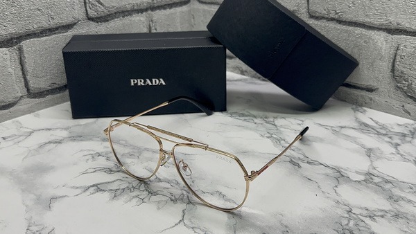 Gold Eyeglass Frames: Luxury & Style