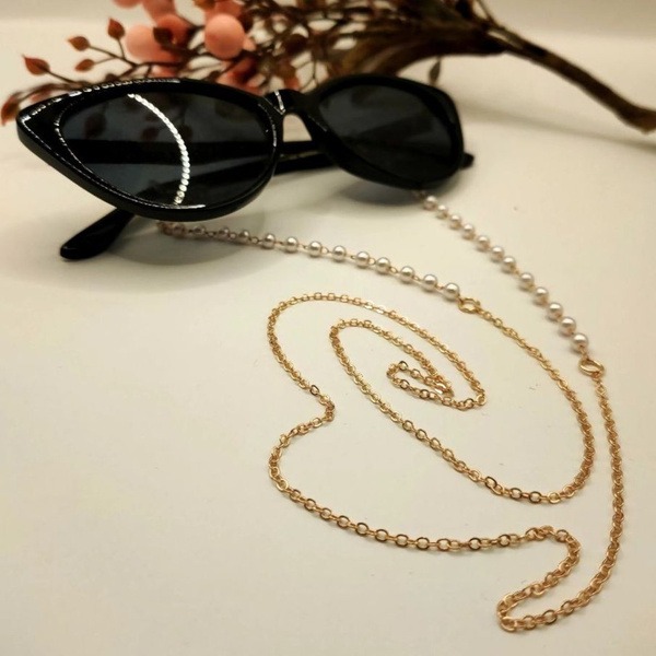 Women's Eyeglass Chain Holder
