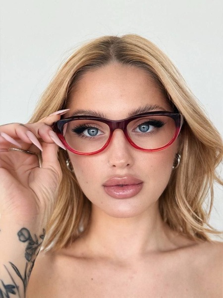Paradise Elegant: Cat-Eye Glasses Frames That Define Your Style