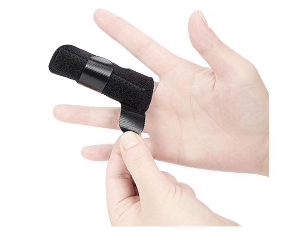 Finger Splint with Metal Support: Universal Size