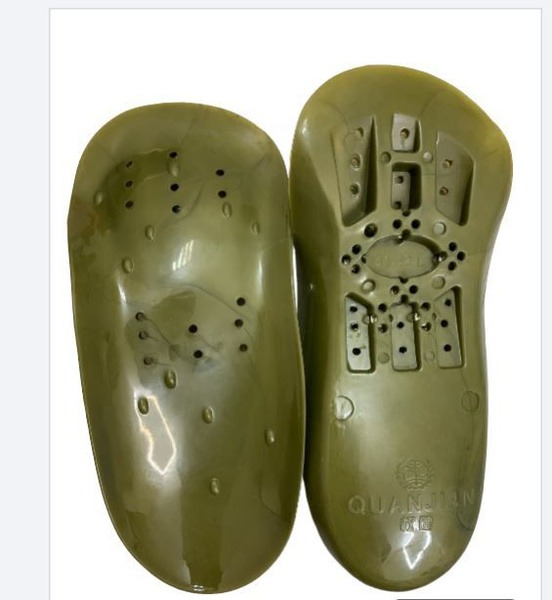 Magnetic Orthotic Insoles for Foot Support