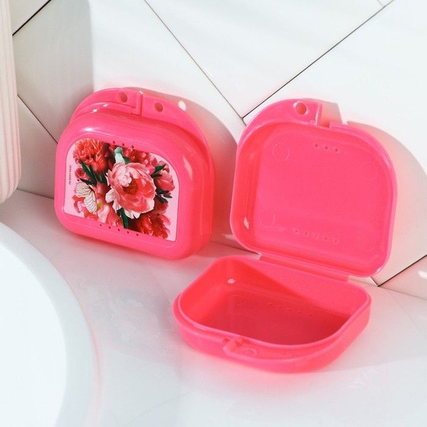 Women's Denture Case, 8x7.5cm Plastic Container