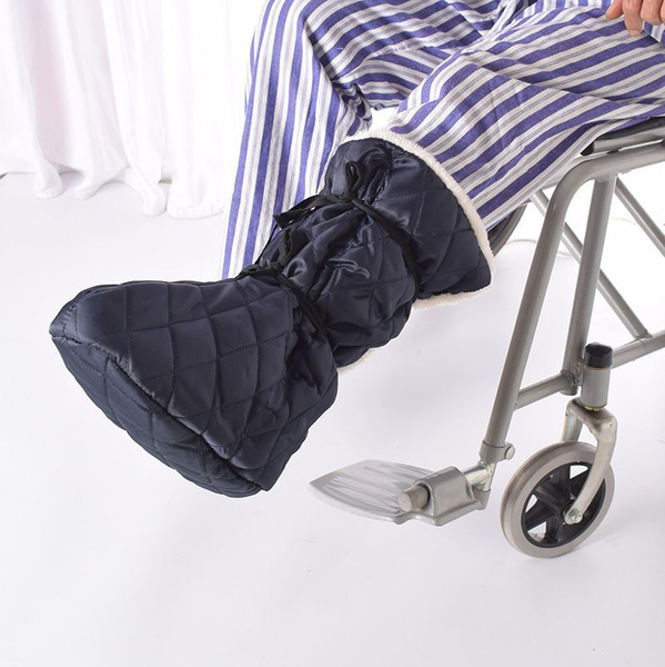 Thick, Warm Plaster Leg Cast for Foot Fractures