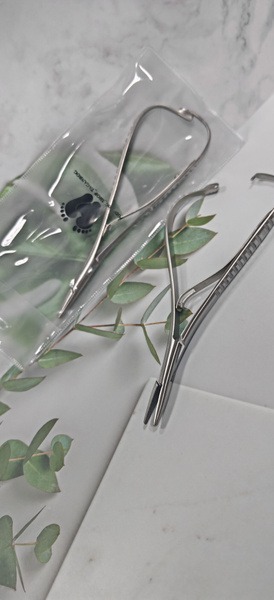 Podiatrist's Tool: Professional Toe Clip