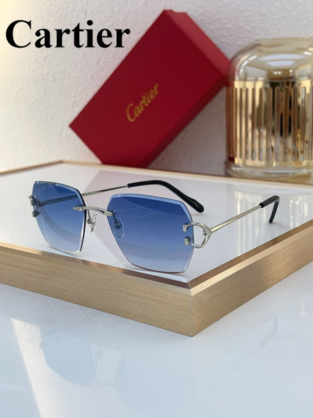 Cartier CT0466S Butterfly Sunglasses: Unisex Frameless Design