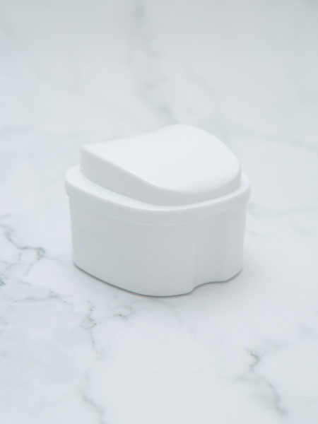 Dental Case: Plastic Storage for Prosthetics, Retainers, & Aligners