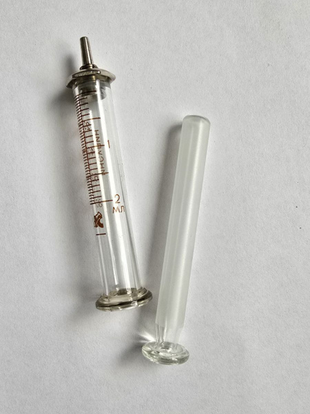Reusable 2ml Glass Syringe with 2 Needles