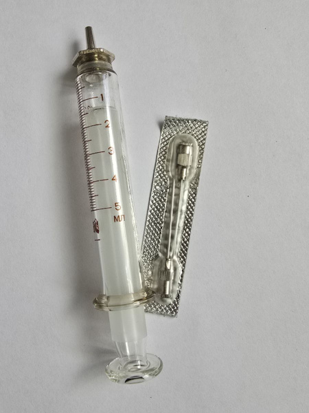 Reusable 5ml Glass Syringe with 2 Needles