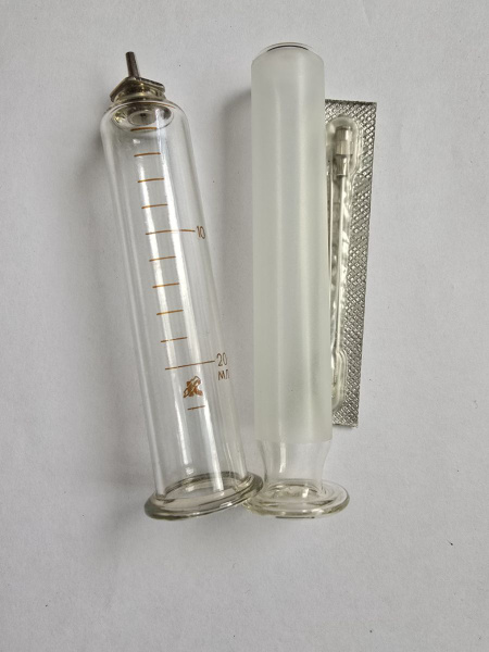 Reusable Glass Syringe 20ml with 2 Needles