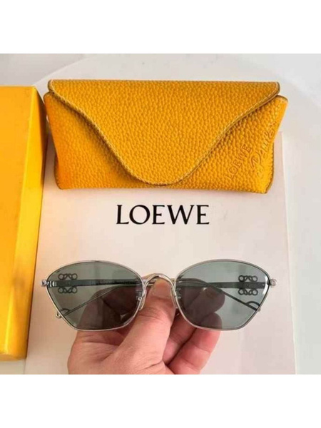 LOEWE LW40115U Cat Eye Sunglasses: Designer Fashion Eyewear