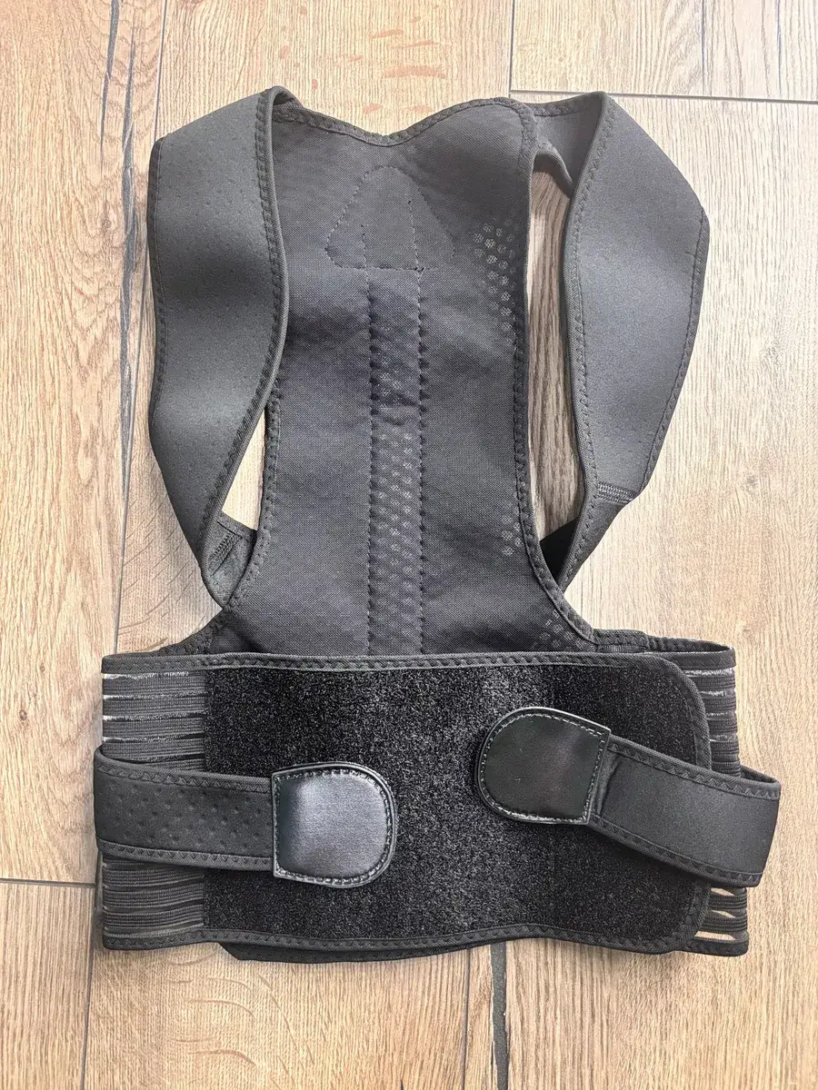 INNORTO Orthopedic Back Posture Corrector Corset