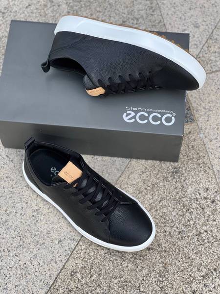 Ecco Sneakers