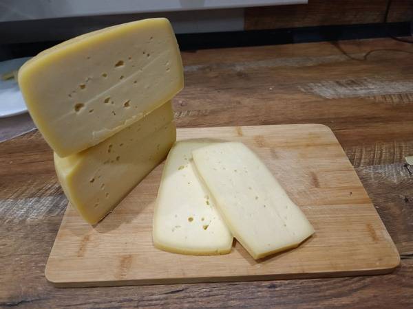 Kurut Semi-Hard Cheese 500 g Vacuum Pack