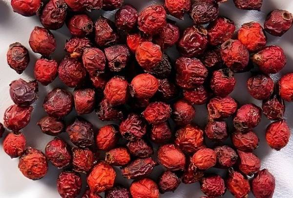 Dried Hawthorn Berries (Crataegus Sanguinea)