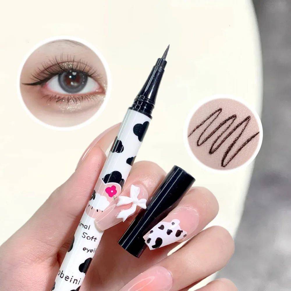 Liquid Eyeliner with Ultra-Thin Brush 01 10 ml