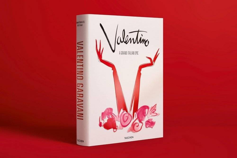 Valentino. A Grand Italian Epic фото книги 2