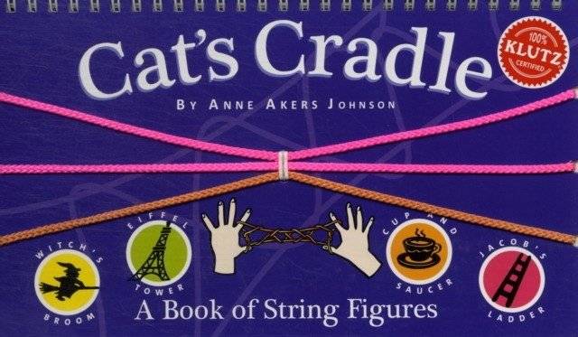 Катушечная петля: Книга строковых фигур [С тремя цветными шнурками] | Cat's Cradle: A Book of String Figures [With Three Colored Cords]