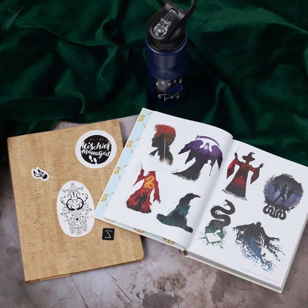 Harry Potter World of Stickers фото книги 5